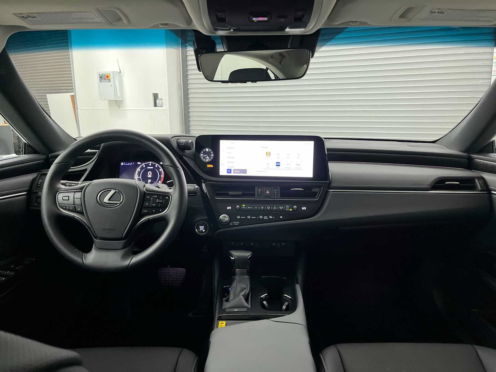 Used 2024 Lexus ES 250 w/ Premium Package AWD/4WD image 10