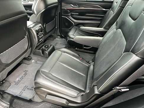 Certified 2025 Jeep Grand Cherokee L Overland w/ Advanced Protech Group III image 24