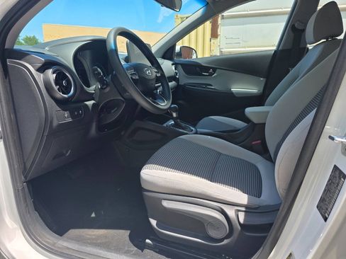 Used 2022 Hyundai Kona SE w/ Cargo Package FWD image 11