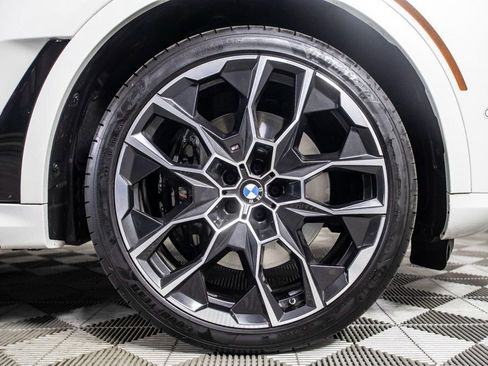 Used 2023 BMW X7 xDrive40i w/ M Sport Package image 41