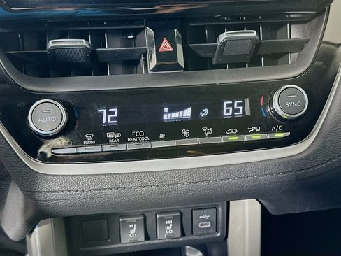 Certified 2024 Toyota Corolla Cross XLE w/ Convenience Package FWD image 15