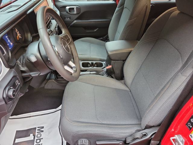 Used 2025 Jeep Wrangler Unlimited Sahara AWD/4WD image 12