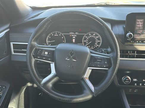 Used 2022 Mitsubishi Outlander SE FWD image 23
