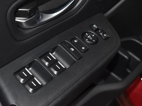 Used 2025 Honda Pilot TrailSport image 6