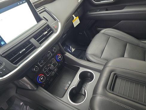 Used 2022 Chevrolet Tahoe Z71 w/ Luxury Package image 26