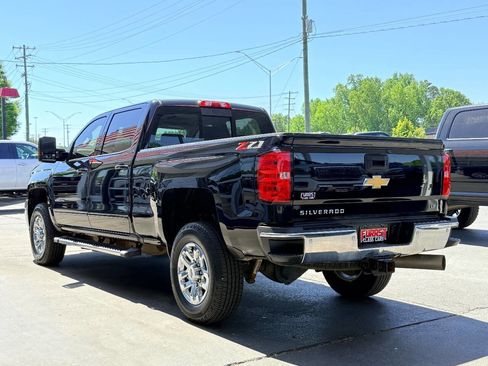 Used 2019 Chevrolet Silverado 2500 LT w/ LT Convenience Package image 4
