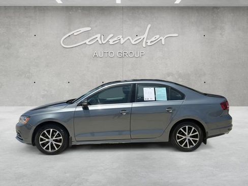 Used 2017 Volkswagen Jetta SE FWD image 13