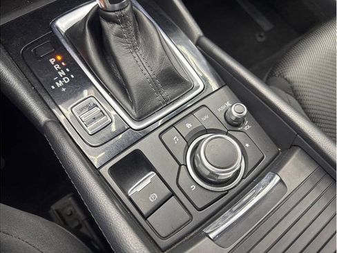 Used 2018 MAZDA MAZDA3 Sport FWD image 12