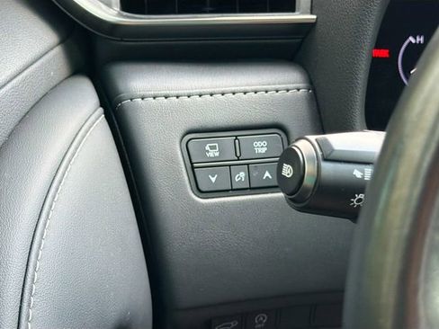 Used 2022 Lexus LX 600 4WD w/ Accessory Package (Z1) image 38