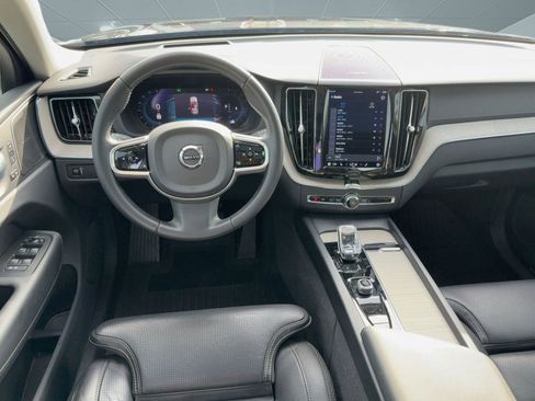 Certified 2022 Volvo XC60 B5 Inscription w/ Advanced Package image 28