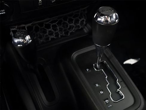 Used 2015 Jeep Wrangler Rubicon image 33