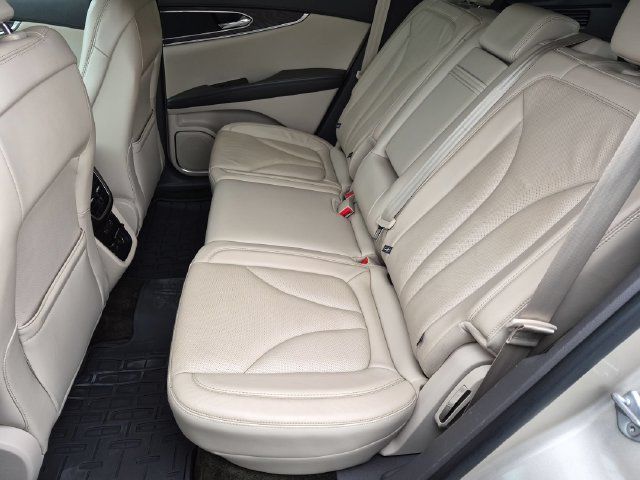 Used 2017 Lincoln MKX Reserve w/ Driver Assistance Package AWD/4WD image 19