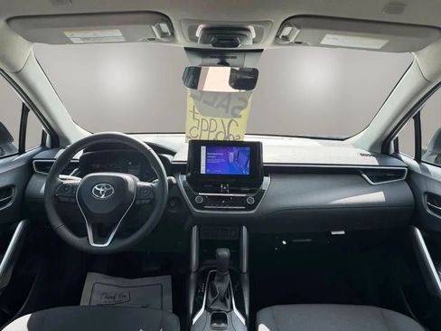 Used 2024 Toyota Corolla Cross LE FWD image 16