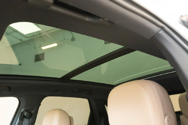 Used 2025 Porsche Cayenne w/ Premium Package Plus AWD/4WD image 6