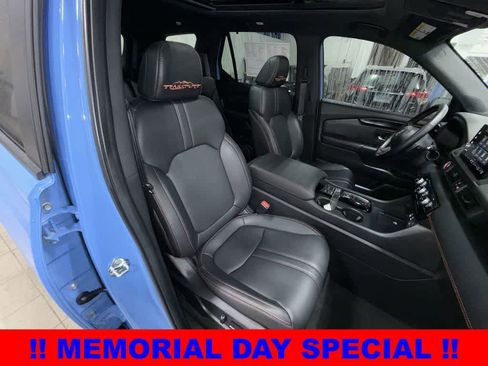 Used 2025 Honda Pilot TrailSport image 16