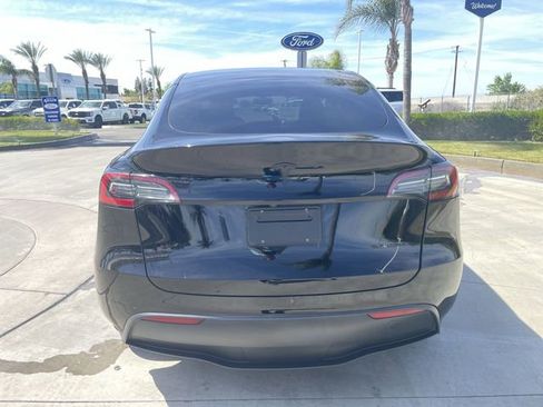 Used 2023 Tesla Model Y Long Range image 7