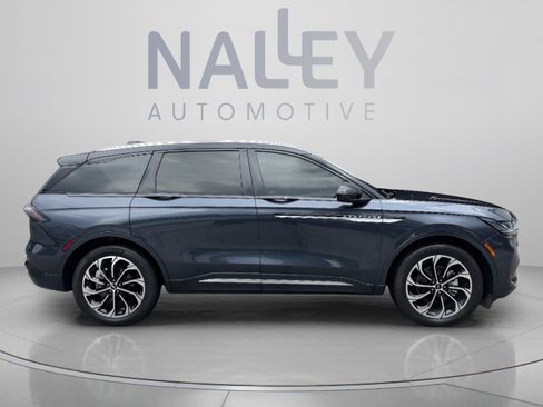 Used 2024 Lincoln Nautilus Reserve w/ Equipment Group 203A AWD/4WD image 7