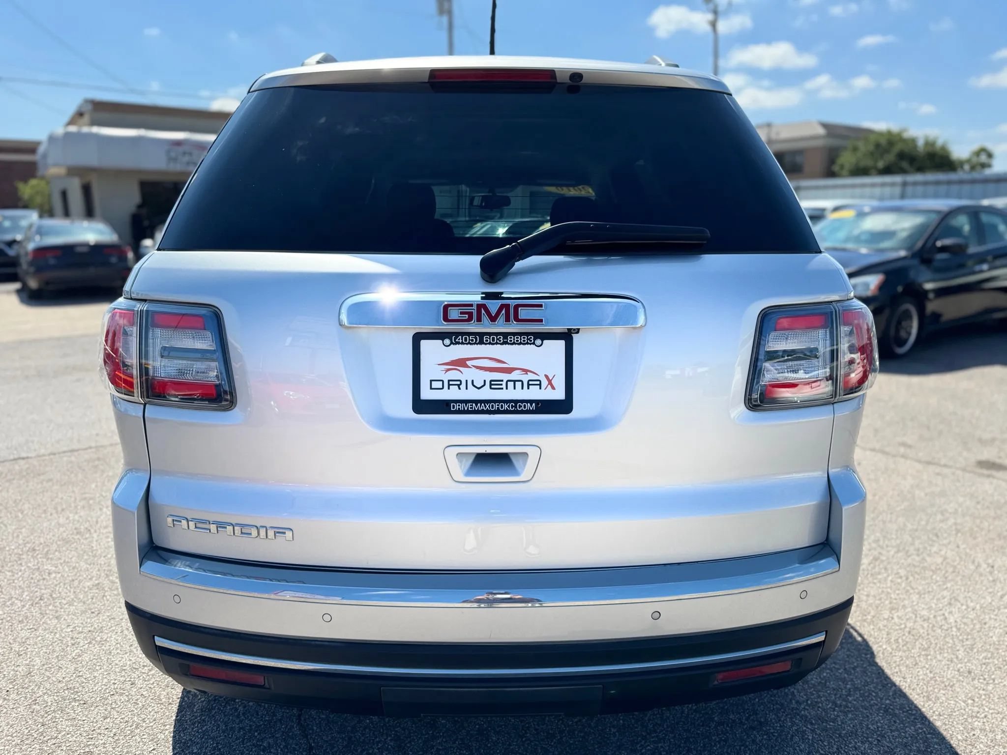 Used 2016 GMC Acadia SLE FWD image 4