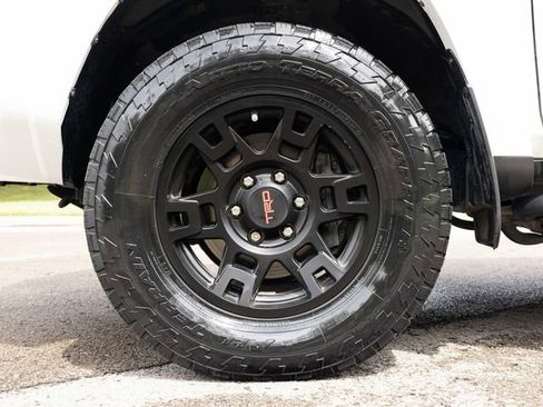 Used 2018 Toyota 4Runner TRD Off-Road Premium image 73