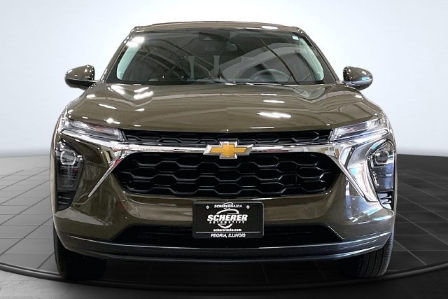 Used 2024 Chevrolet Trax LS w/ LS Convenience Package FWD image 3