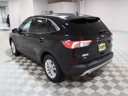 Used 2021 Ford Escape SE image 8