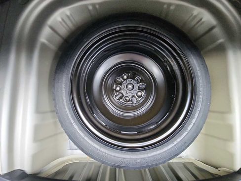 Used 2013 Toyota Camry XLE image 26