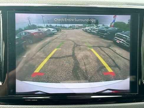 Used 2024 Chrysler Pacifica Touring-L FWD image 14