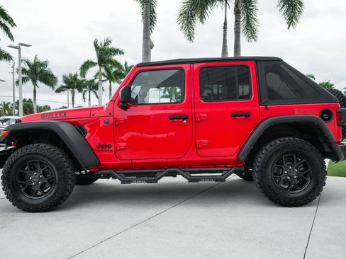 Used 2024 Jeep Wrangler Willys image 25
