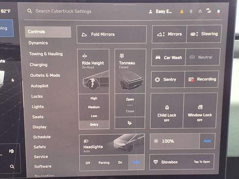 Used 2025 Tesla Cybertruck AWD Crew Cab image 22