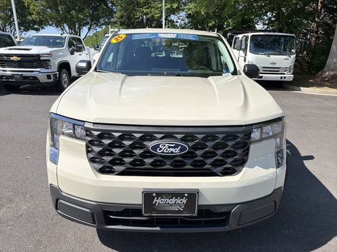 Used 2025 Ford Maverick XL FWD image 3
