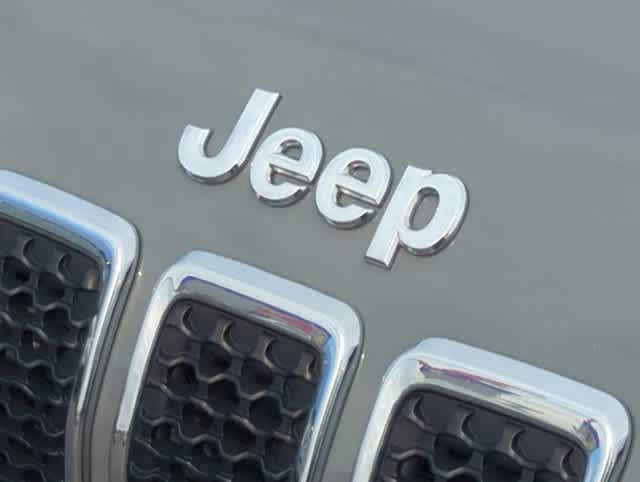 Certified 2020 Jeep Cherokee Latitude Plus w/ Cold Weather Group AWD/4WD image 12