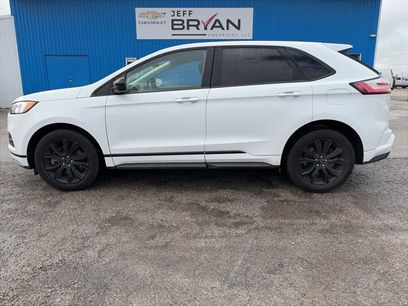 Used 2022 Ford Edge SE w/ Black Appearance Package