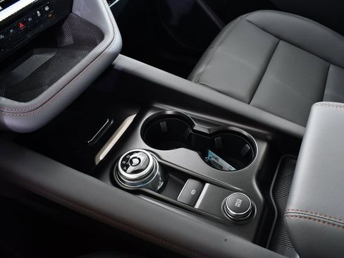 New 2025 Ford Explorer Active w/ Active Comfort Package image 31