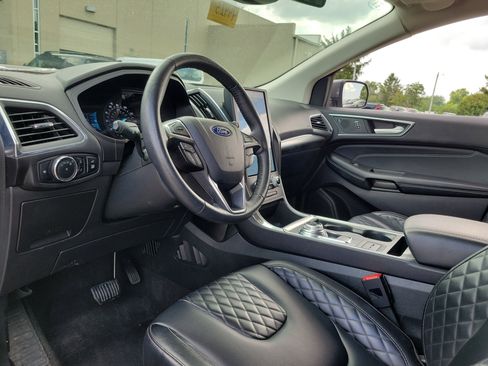 Used 2024 Ford Edge Titanium image 19