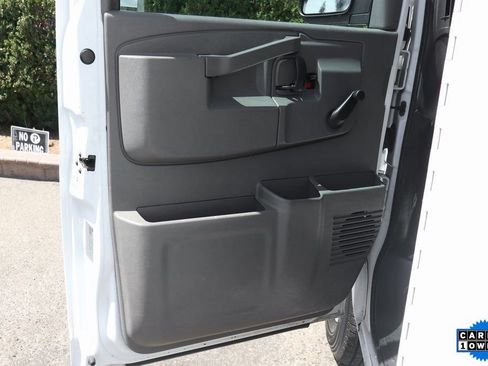 Used 2018 Chevrolet Express 3500 image 14