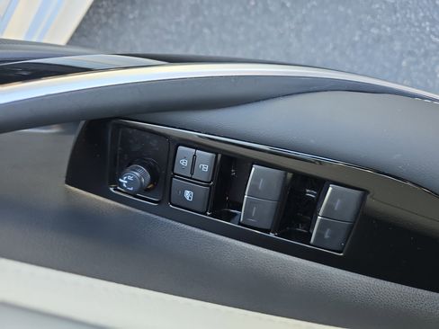 Certified 2025 Toyota Corolla XSE image 29