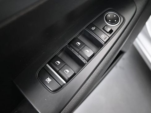 Used 2020 Kia Forte LXS FWD image 13