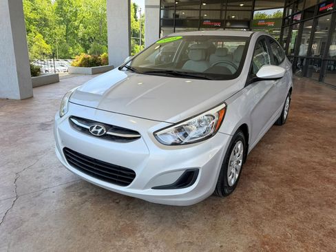 Used 2016 Hyundai Accent SE FWD image 3