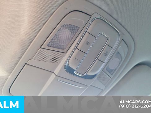 Used 2019 Hyundai Santa Fe SEL image 16