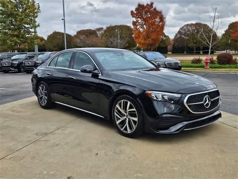 Used 2024 Mercedes-Benz E 350 4MATIC Sedan image 2