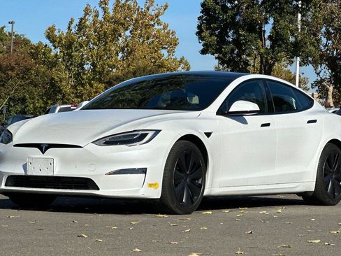 Used 2021 Tesla Model S Plaid image 8