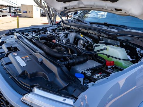 Used 2025 Ford F450 Platinum w/ FX4 Off-Road Package image 38