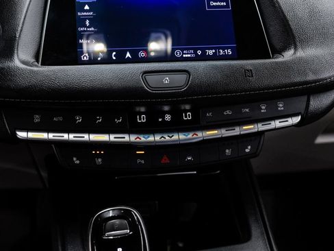 Used 2021 Cadillac XT4 Premium Luxury FWD image 30