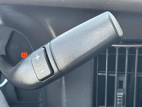 Used 2015 Chevrolet Express 2500 image 23