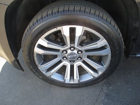 Used 2017 GMC Yukon Denali w/ Open Road Package image 12