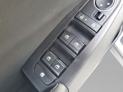 Certified 2025 Kia Seltos EX w/ EX Sunroof Package image 18