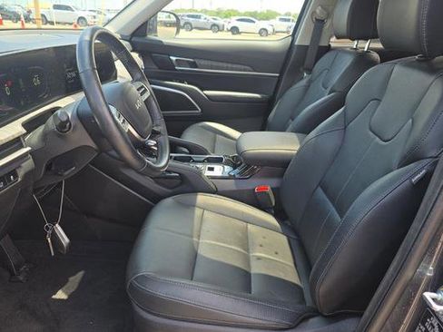 Used 2024 Kia Telluride EX w/ EX Captain's Chair Package AWD/4WD image 5