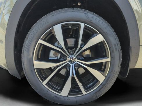 New 2026 Volkswagen Atlas Cross Sport SEL Premium R-Line image 17