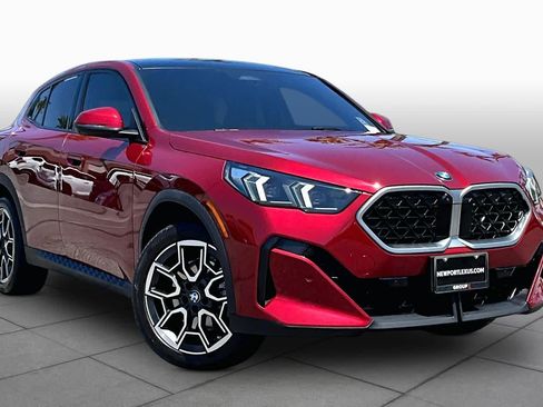 Used 2025 BMW X2 xDrive28i w/ Premium Package AWD/4WD image 2