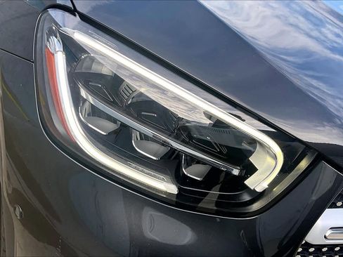 Used 2022 Mercedes-Benz GLC 300 4MATIC image 24